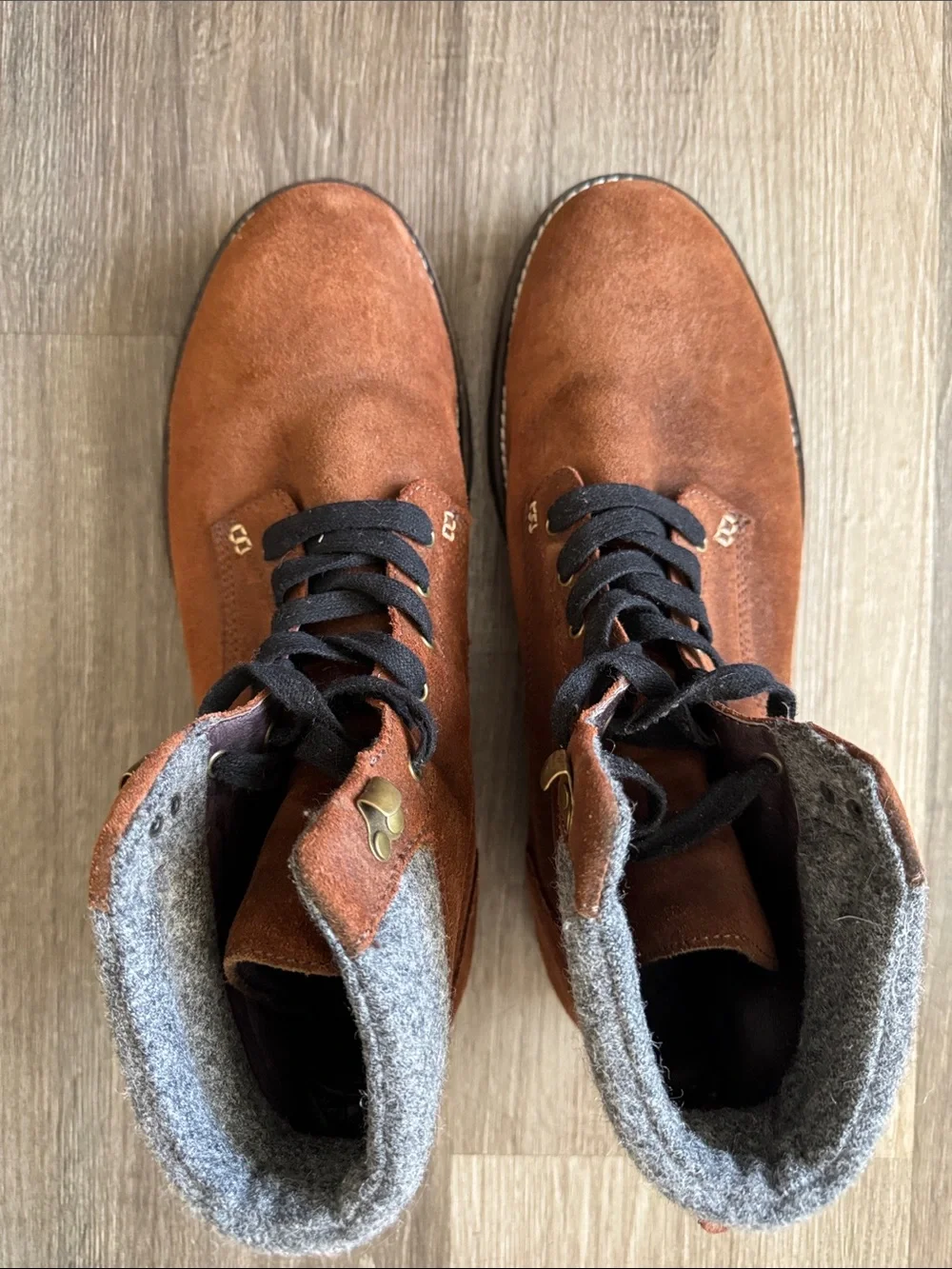 Woolrich Men's Rust Brown Suede Ankle Boots with Gray Collar